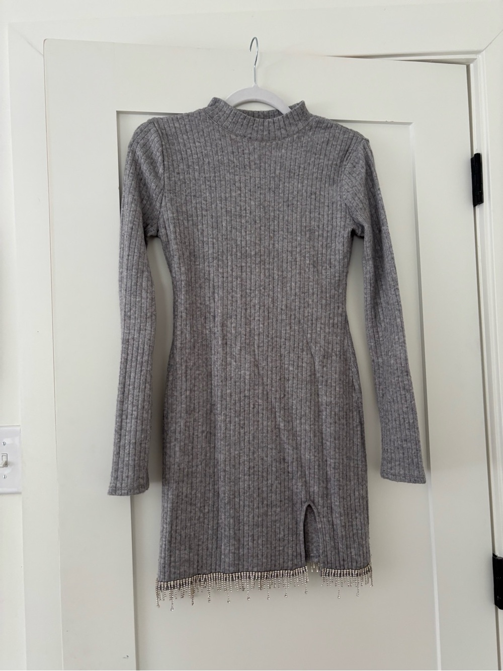 Zara Gray Ribbed Long-Sleeve Knit Dress with Hem Bead Fringe